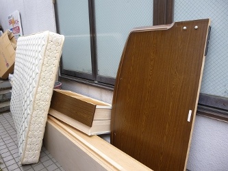 ベッドを買い替えようと思いますが、古いベッドは処分してくれますか？ - 福岡市南区のふとんと眠りの老舗専門店「ふとんの河村」【公式HP】